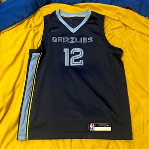 Memphis grizzly ja Morant jersey large in kids